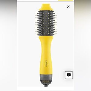 Dry Bar Round Brush